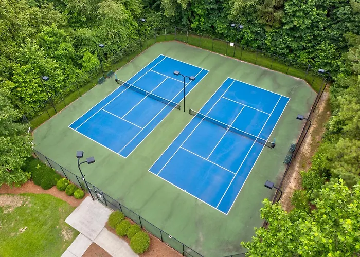 Pool And Patio, 8 Minutes From Mall Of Georgia!