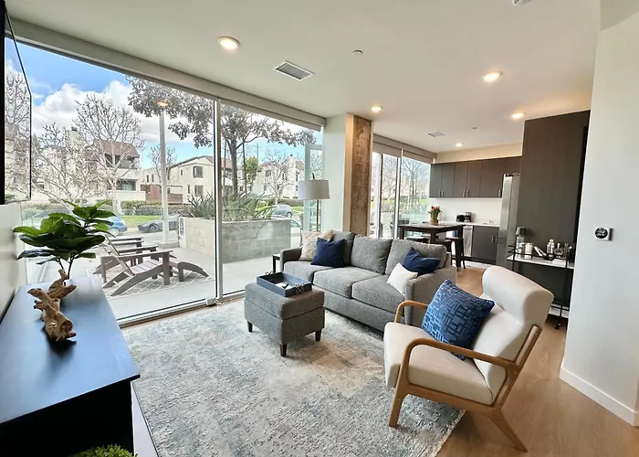 Nimitz Crossing Luxury Residences