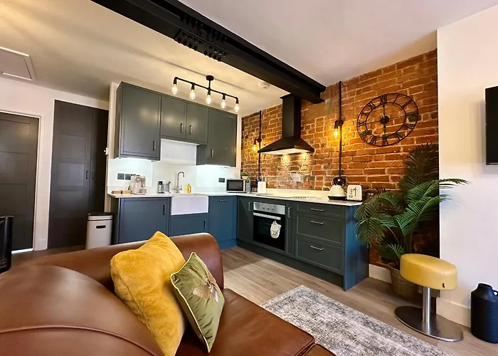 Urban Chic- Stylish Flat In The Heart Of St Albans