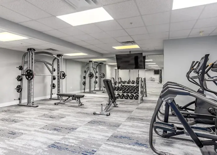 Cozy Urban Getaway - Free Parking, Gym, Stadium
