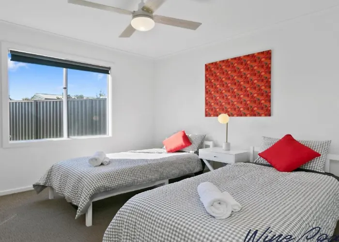 Coastal Palm House By Wine Coast Holiday Rentals