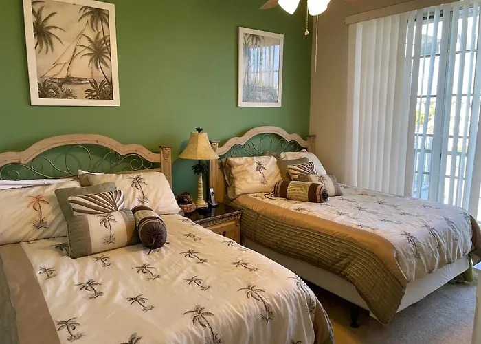 Beautiful New Luxury Townhome With Private Beach And Swimming Pools