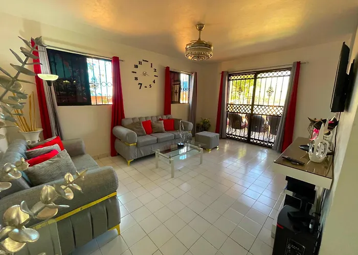Casa Corona Plaza Con Parqueo Y Wifi