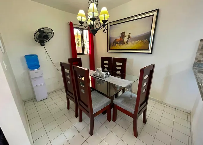 Casa Corona Plaza Con Parqueo Y Wifi