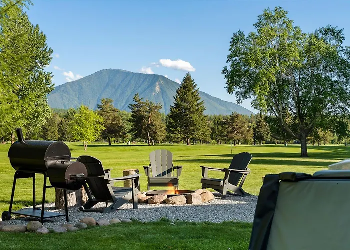 Lux Fly-Fishing Haven Near Glacier Park - Hot Tub