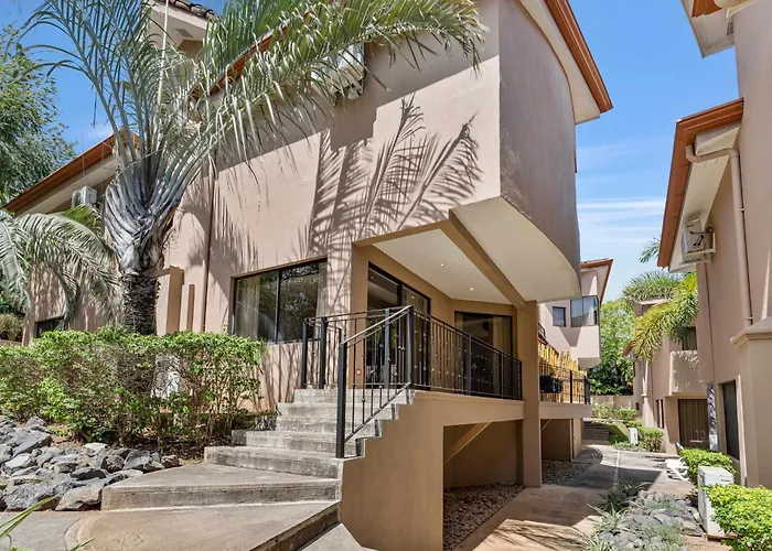 Dual Kitchens, Pool, 3-Min Walk To The Beach