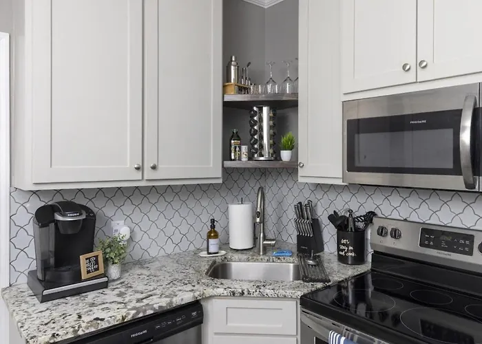 Little Rock Hideaway Cozy, Chic & Convenient
