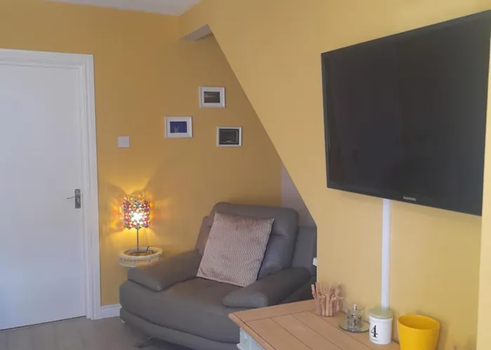 4 Bleach Green Apartments