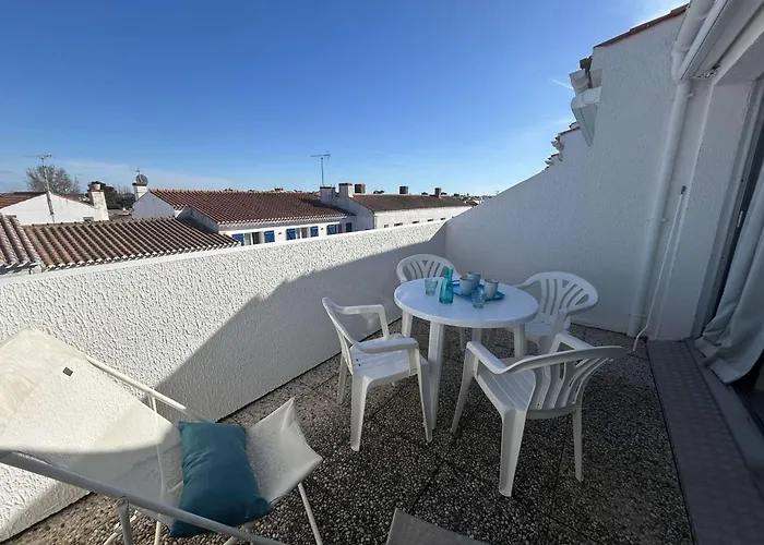 Appartement 2 Pieces Avec Balcon Et Parking Prive