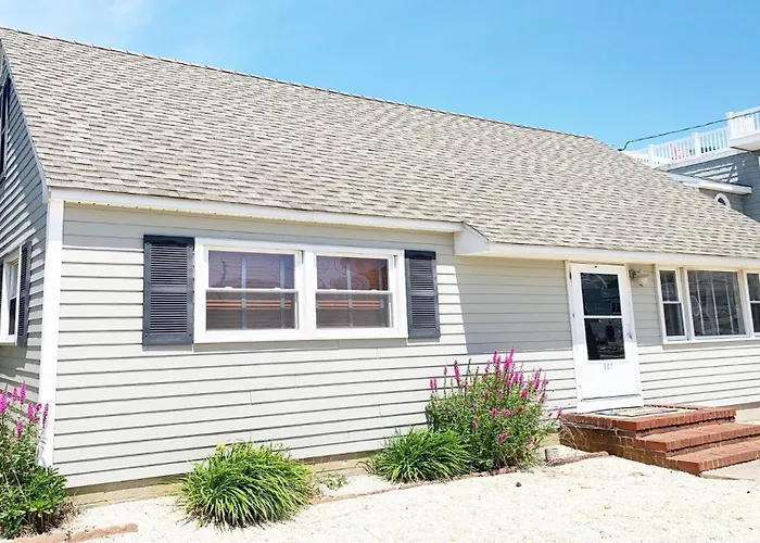 Bay Side Cape In Desirable Surf City Lbi - 4 Bedroom 2 Bath With Private Yard