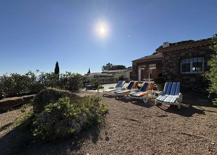 Maison Vue Mer- Parking