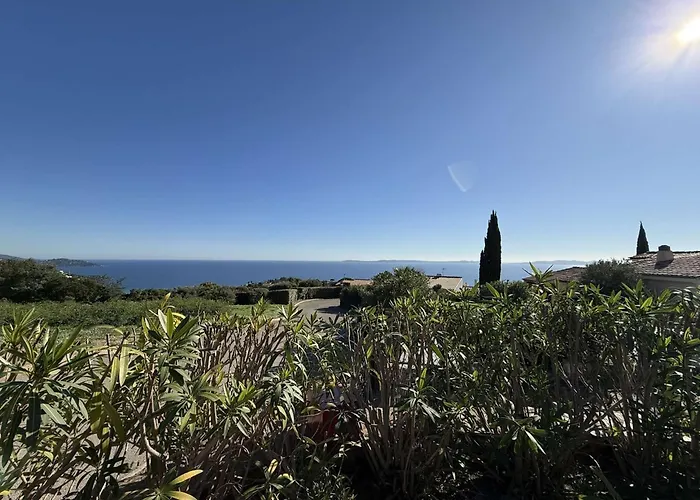 Maison Vue Mer- Parking