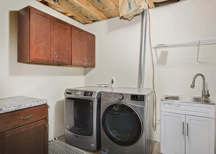 Charming 3-Bedroom 1 Bath Basement Nook With Backyard View And Gazebo
