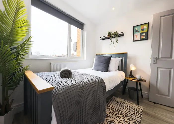Workstay Albert Road Contractor & Work Stays