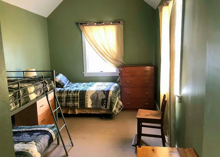 Entire Rustic Farmhouse Minutes From Jay Peak
