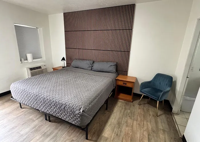 Mac'S Motel