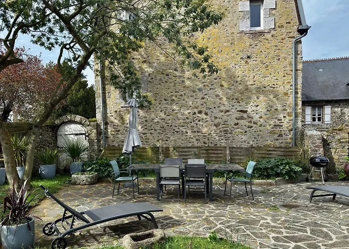 La Triolette: Renovated Charm in Old Coutainville