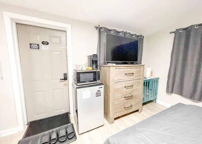 Beautiful Room In Prime Location