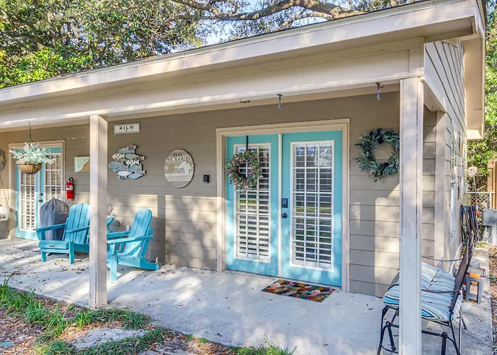 Walk To Beach: Waveland Retreat W/ Yard!