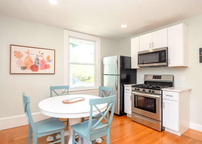 Jennifer'S Cozy Apt Near Brown W In Unit Laundry