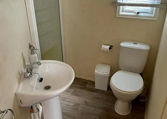 Promenade Park 6 Berth Caravan Next To The Beach Entrance, Wifi Included