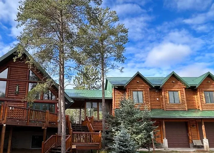 Evergreen Haven Lodge And Bunkhouse