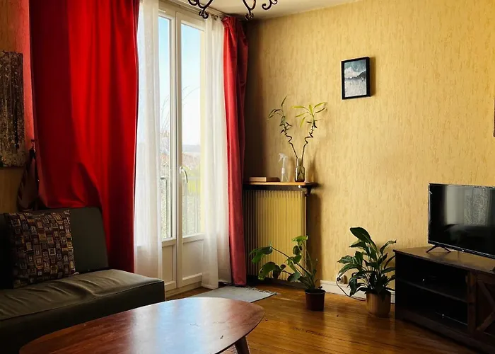 Bright Bedroom 15 Min To Paris Center With 5 Mins Walk To Metro Railway Rer B