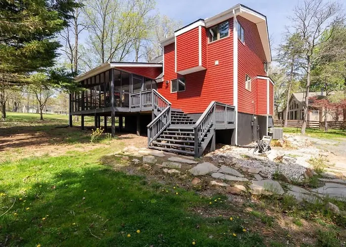 3Br Cabin W Hot Tub & Tv