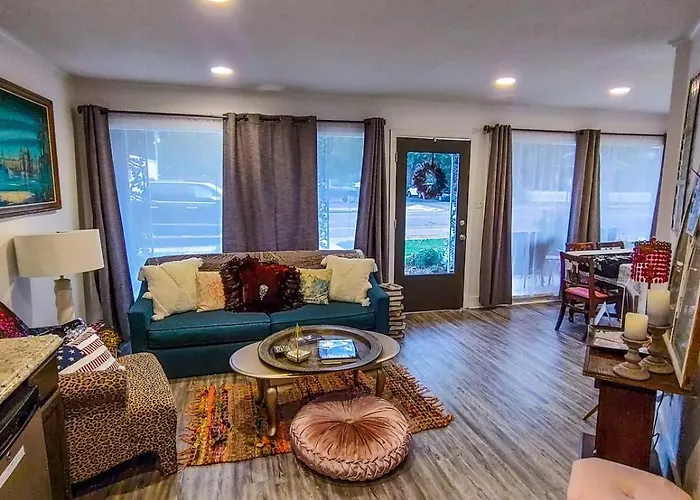 The Glam Room - Bohemian Glam Style Suite In Historic Jefferson Tx