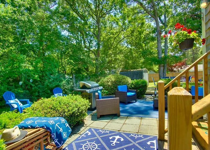 < 1 Mi To Beaches: Cape Cod Bungalow W/ Fire Pit!