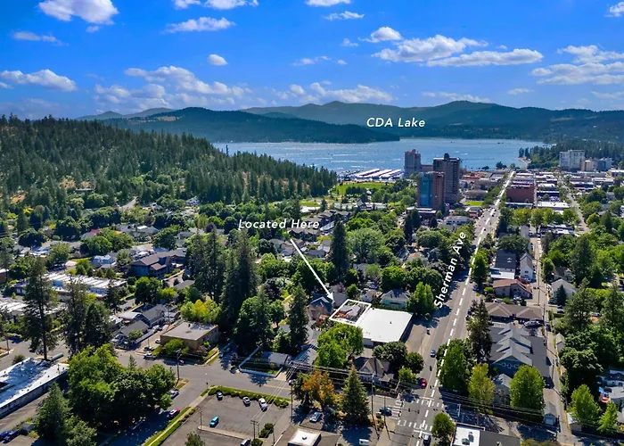 Walk To Lake & Downtown - Historic Cda Cottage