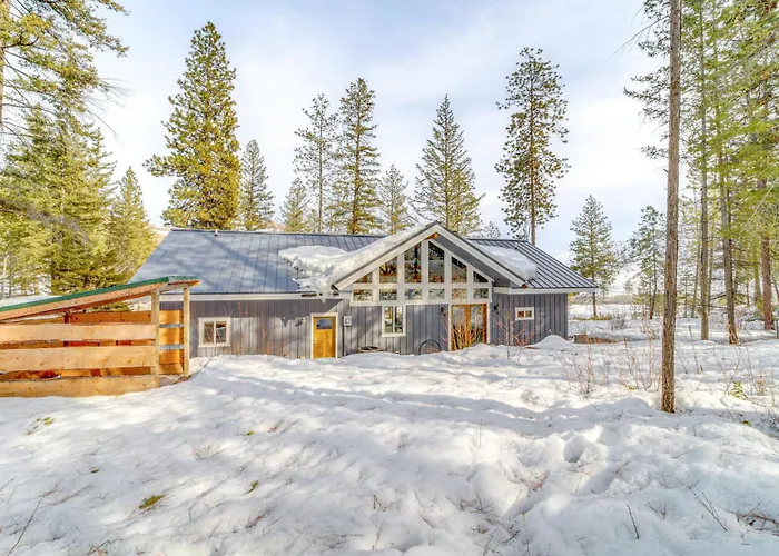 'Chelan Mountain Retreat' Chalet W/ Fire Pit!