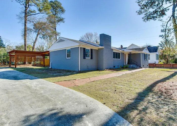 2 Mi To Historic Horse District: Dog-Friendly Home