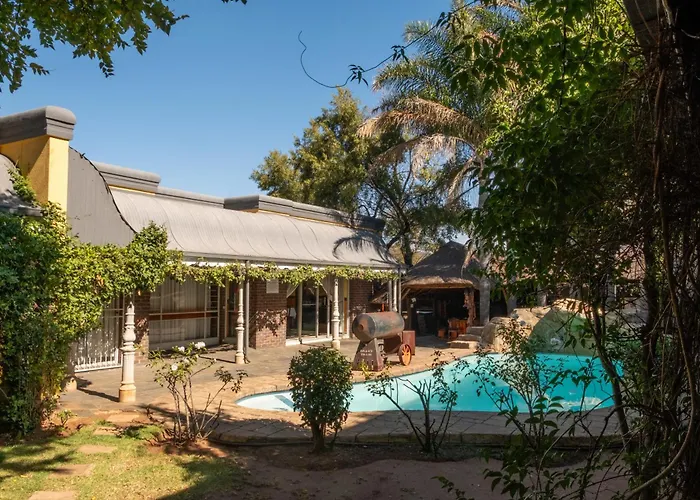 Borisimo'S Guest House Alberton