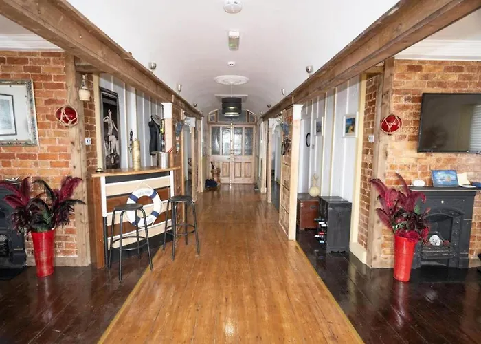 Sleeps 6 - 100Mfrombeach - Ocean View Balcony
