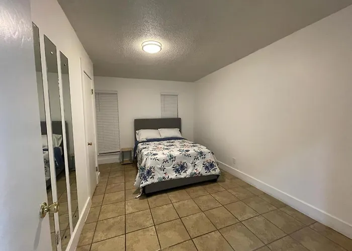 Luxury Home-Minutes From Dfw & Dallas Love Field