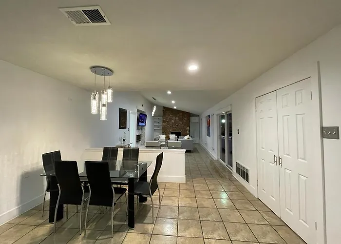 Luxury Home-Minutes From Dfw & Dallas Love Field