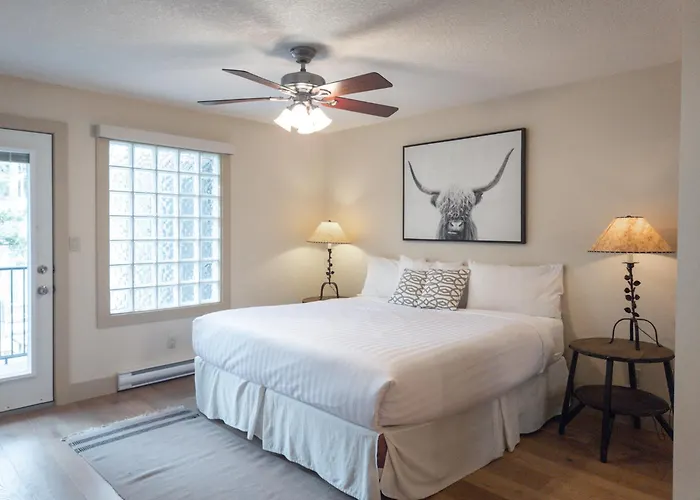 Copper Horn Towne By Stayin