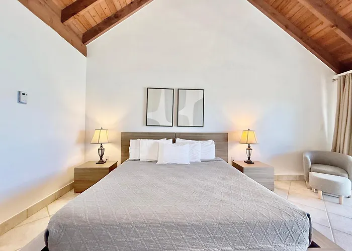Sapphire Beachfront Renovated Villa 1200 Sf! - Free Wi-Fi