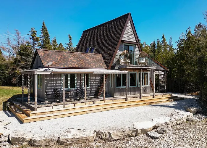 Lands End Private Tobermory Waterfront Escape