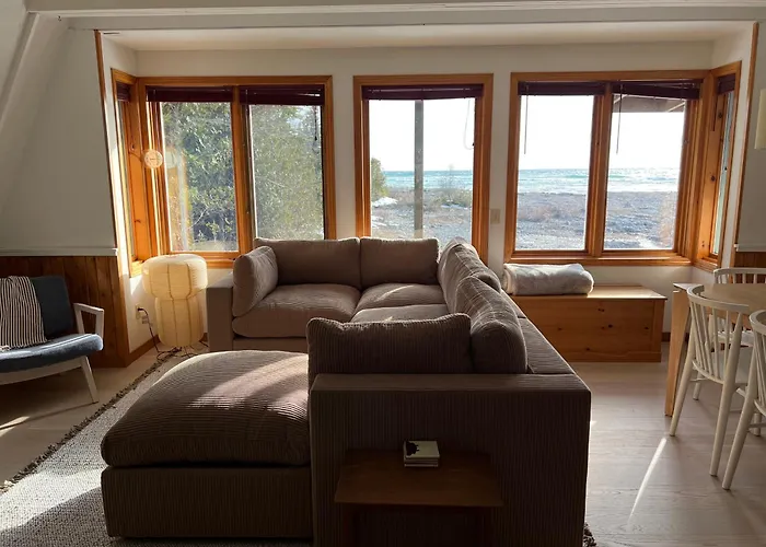 Lands End Private Tobermory Waterfront Escape