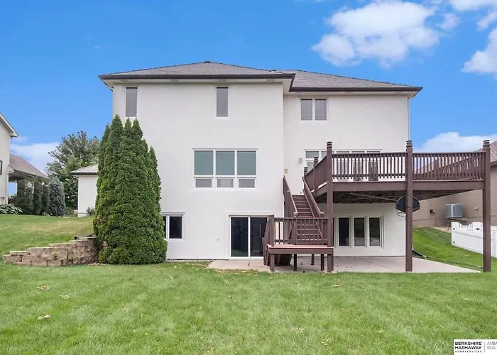 Furnished 5 Bedroom Executive Rental