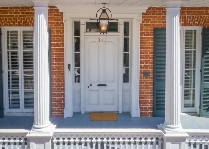 Downtown Natchez Elegant 1835 Antebellum House