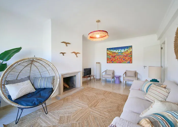 Vieira Beach House - Spacious 3 Bedroom Apartment With Sea View