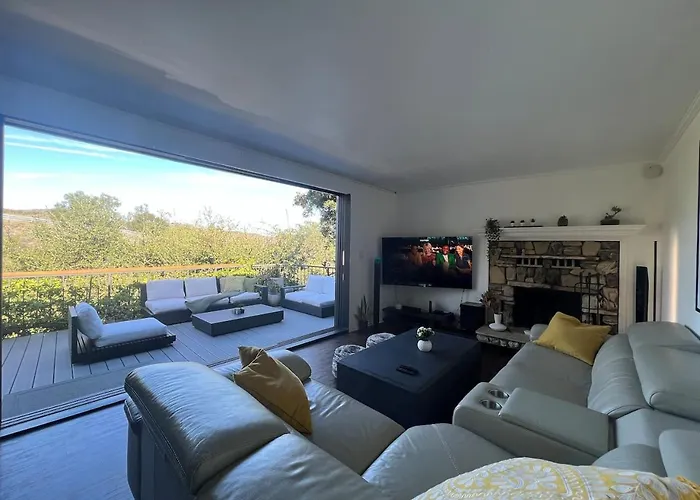Tranquil And Secluded Retreat In Topanga Canyon