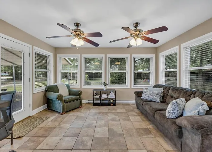 Hamilton Home Playground 2Br