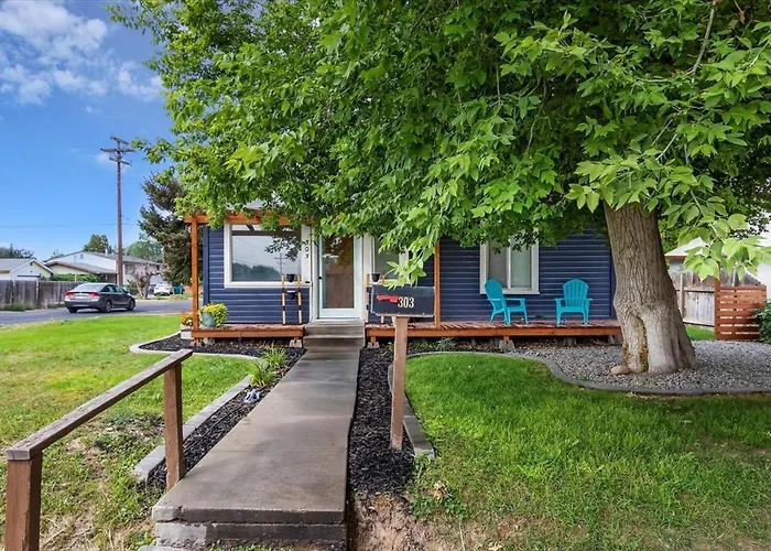 #Stayinmydistrict Historic Charming Bungalow