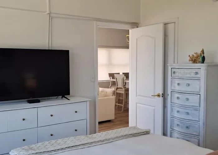 Newly Remodeled Luxury Beachfront 2-Bedroom Condo