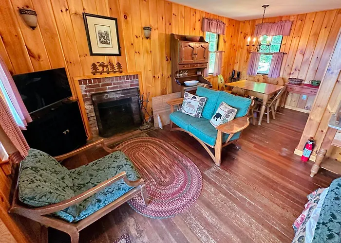 11G Quintessential New England Cottage With Fantastic Views Pool Gym Passes