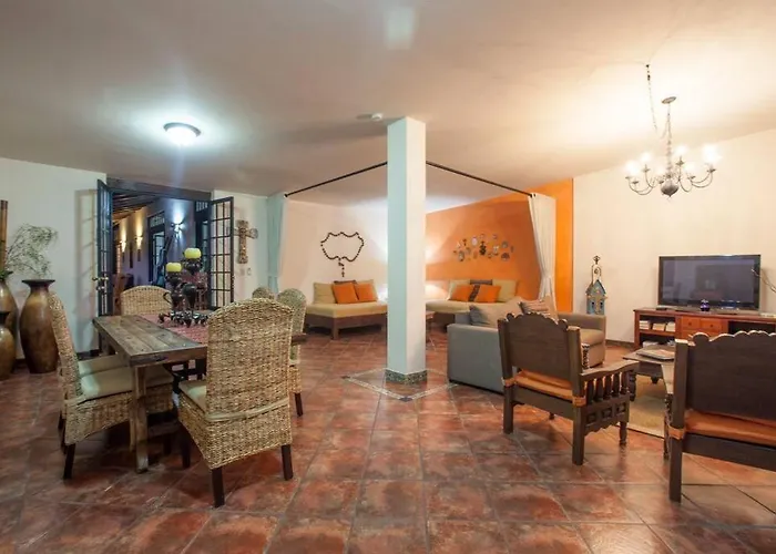 Private Pool, Walk To Malecon, 2 Bedroom Estilo Hacienda